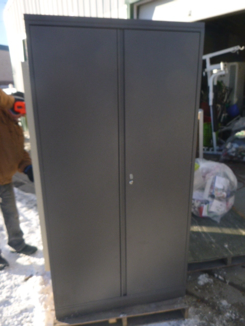 lot 153 image: 2 Door Cabinet