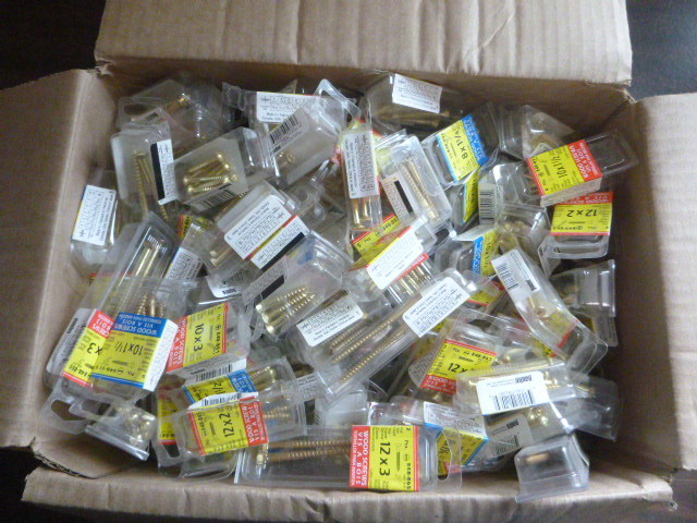 lot 156 image: Box of Brass Wood Screws