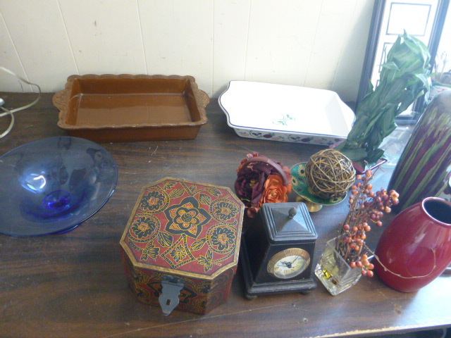 lot 182 image: Miscellaneous Dcor