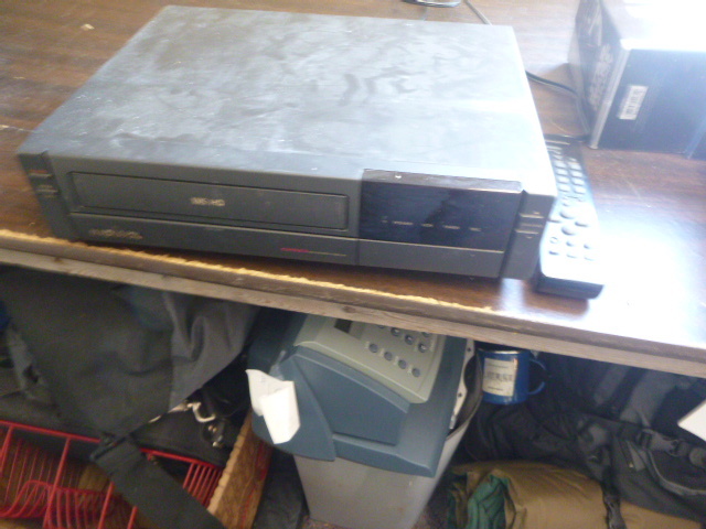 lot 184 image: Magnavox  VHS Player