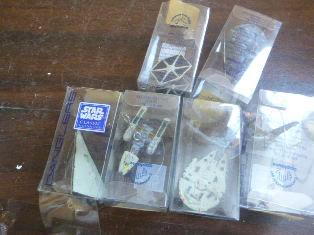 lot 186 image: Star Wars Game Controller