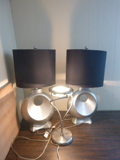 lot 192 image: Pair of Table Lamps