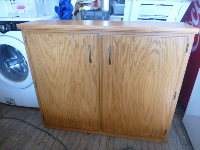 lot 194 image: Oak Cabinet