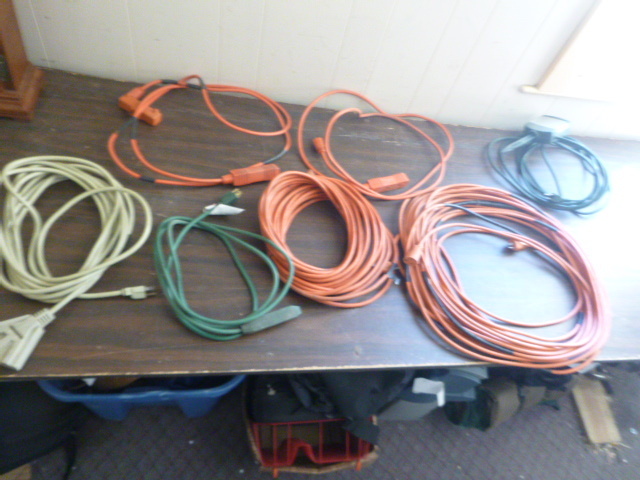lot 202 image: 7 Extension Cords