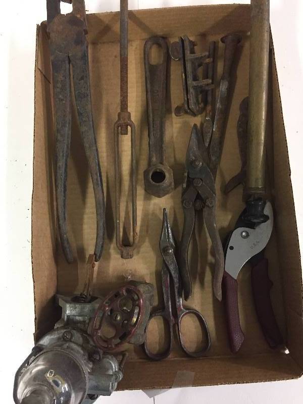 lot 89 image: Antique Vintage Tools