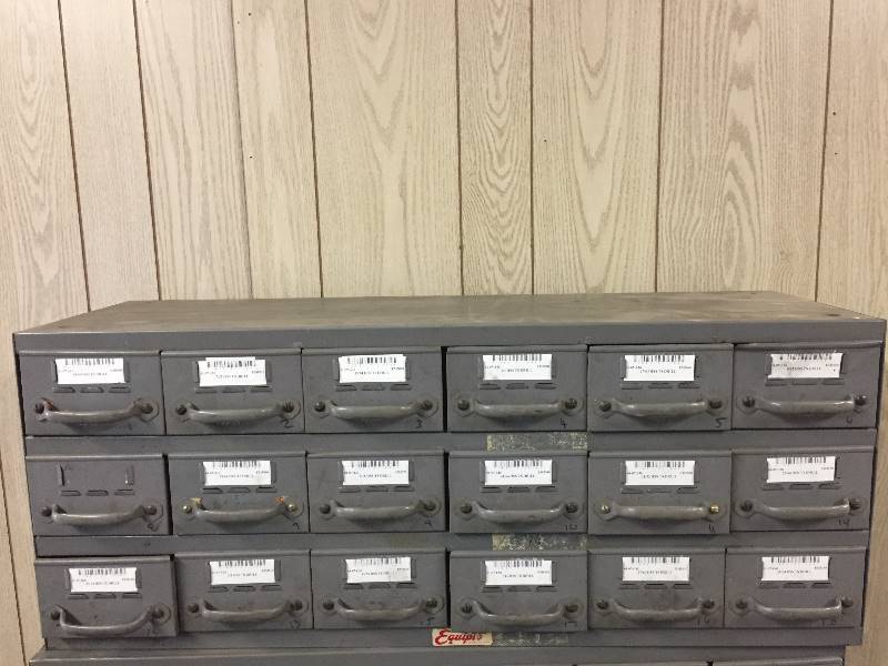 lot 1 image: Metal Equipto Cabinet 18 Drawers