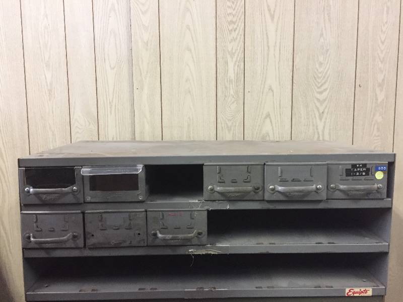 lot 4 image: Metal Equipto Cabinet 18 Drawers