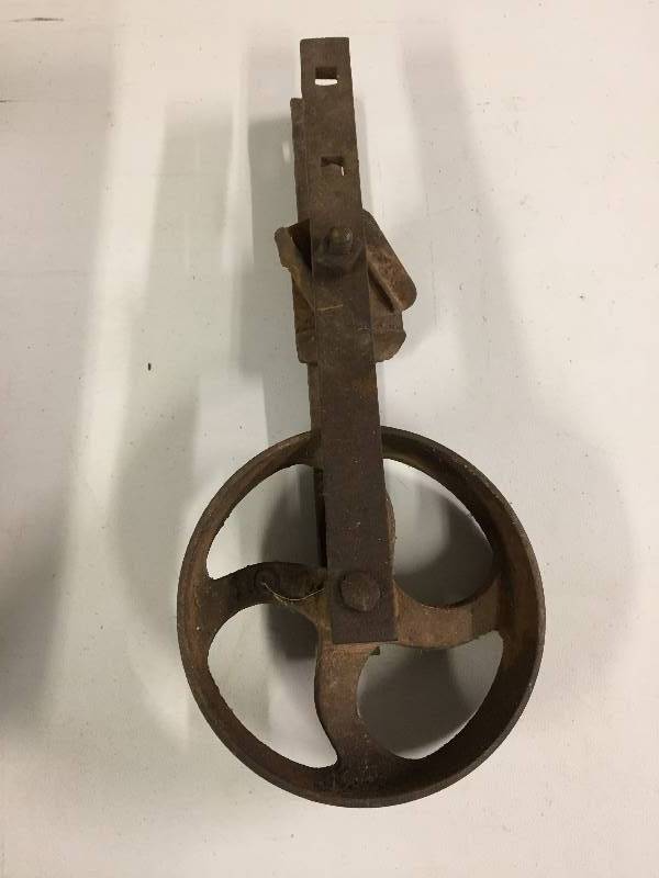 lot 16 image: Vintage Metal Wheel