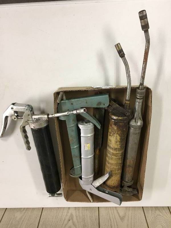 lot 19 image: Grease & Caulk Guns