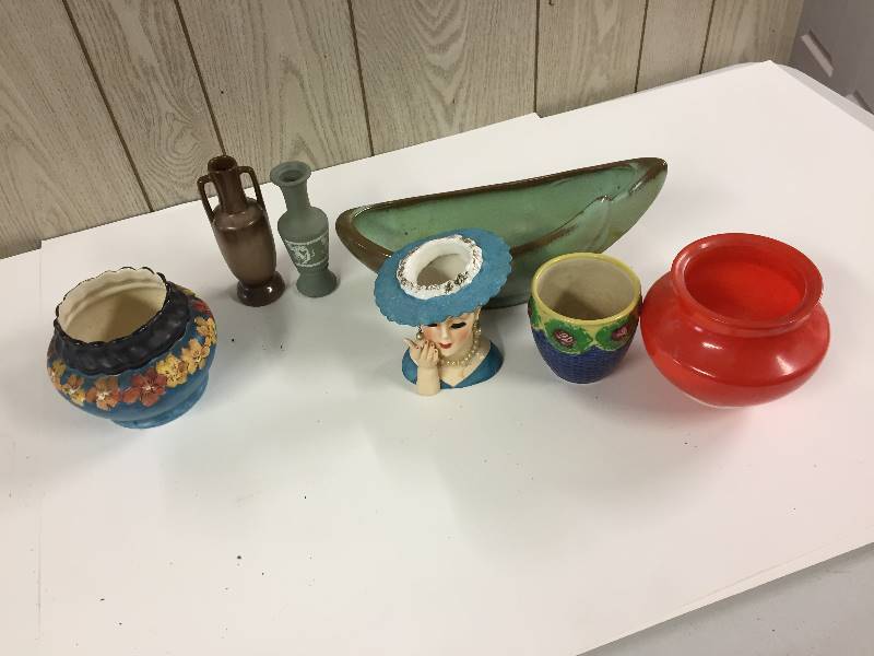 lot 28 image: Vases including Frankoma