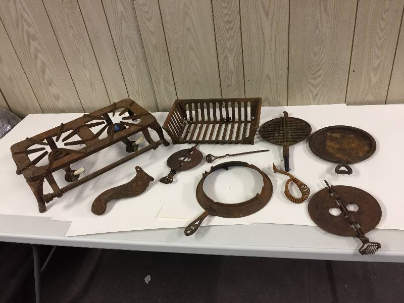 lot 32 image: Heavy Cast Stove Parts