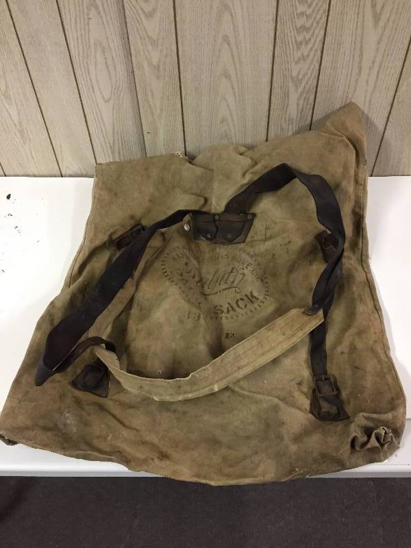 lot 55 image: Vintage Duluth Pack Sack 3306 F