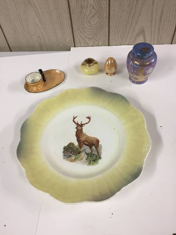 lot 59 image: Lustre Ware Ginger Jar, S&P, Plate, more