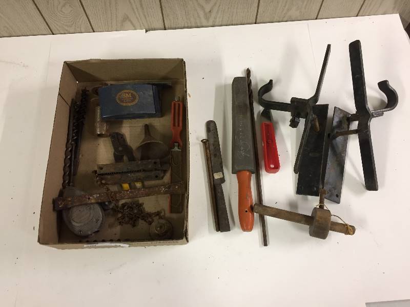 lot 84 image: Vintage Asst Tools