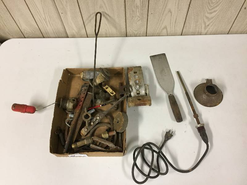 lot 83 image: Vintage Asst Tools
