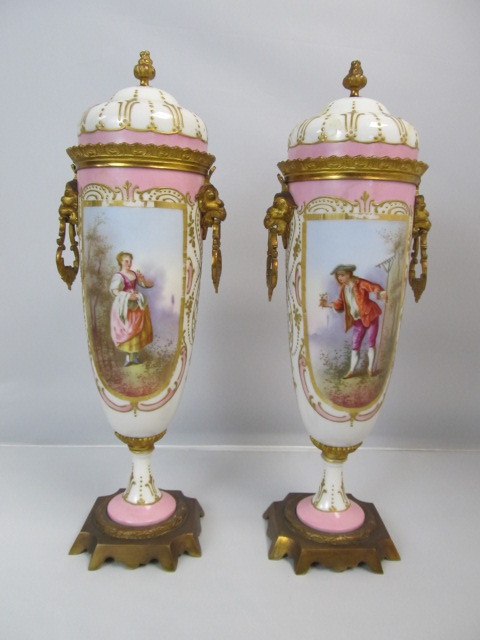 lot 4 image: Pair of Antique SEVRES Fine Porcelain Urns