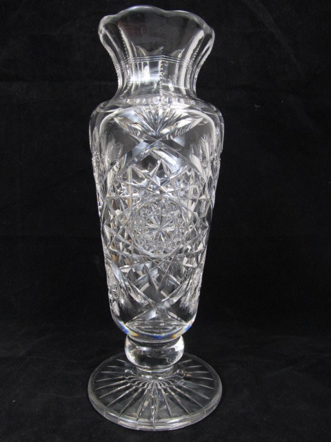 lot 76 image: Signed Antique Brilliant Cut MAPLE CITY GLASS CO Crystal Vase