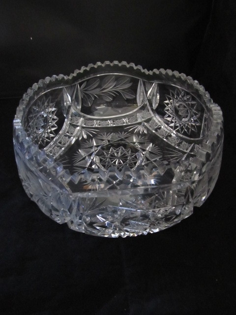 lot 84 image: Antique Brilliant Period Cut Crystal Serving Bowl