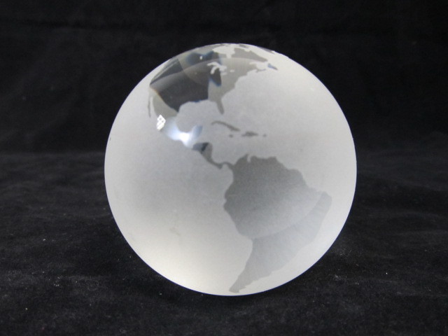 lot 105 image: Signed TIFFANY & CO Glass Globe Paperweight