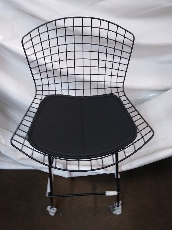 lot 4 image: Modern Style Black Metal Chair with removable  seat cushion