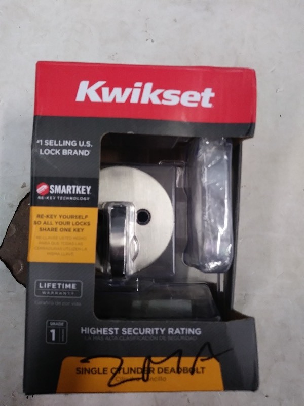 lot 18 image: Kwikset Signature Series single cylinder deadbolt
