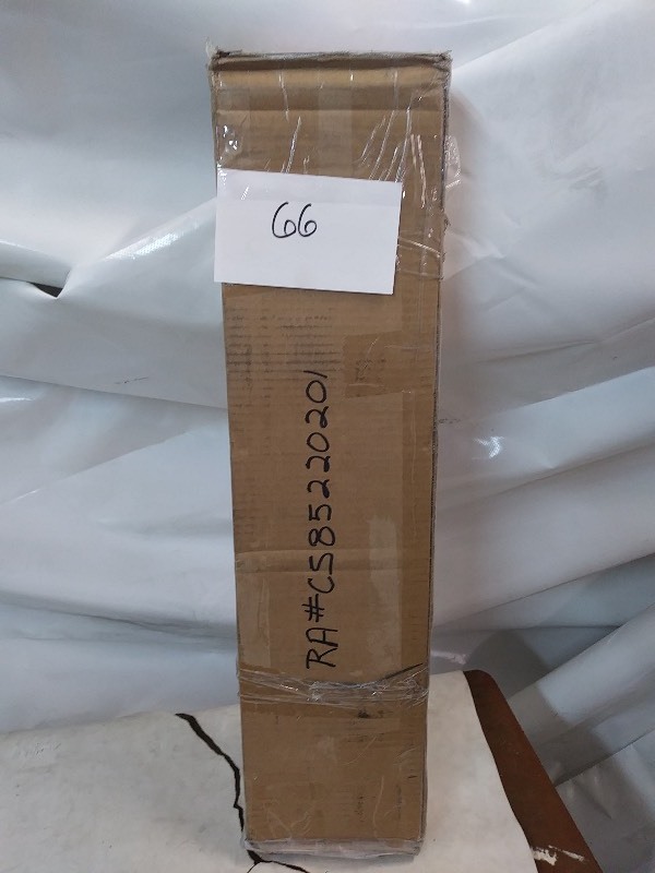 lot 66 image: Wood Venetian blind