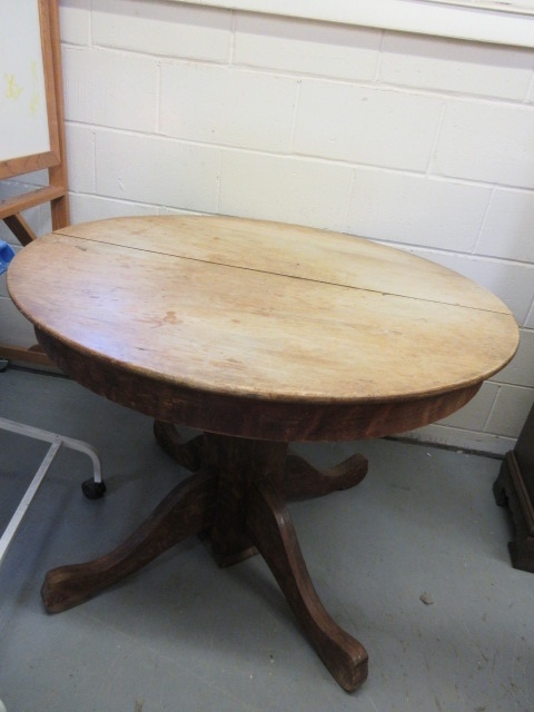 lot 902 image: SOLID WOOD DINING TABLE