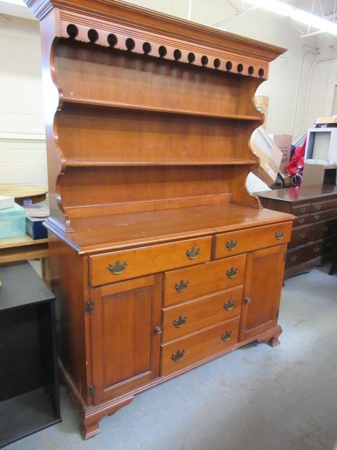 lot 904 image: SOLID WOOD HUTCH