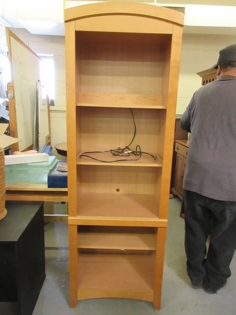 lot 910 image: LIGHT UP CABINET