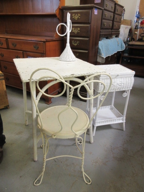 lot 911 image: WICKER FURNITURE