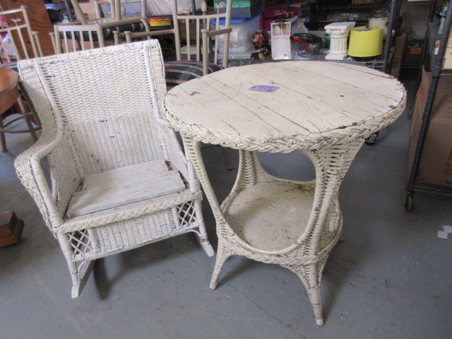 lot 914 image: WICKER FURNITURE