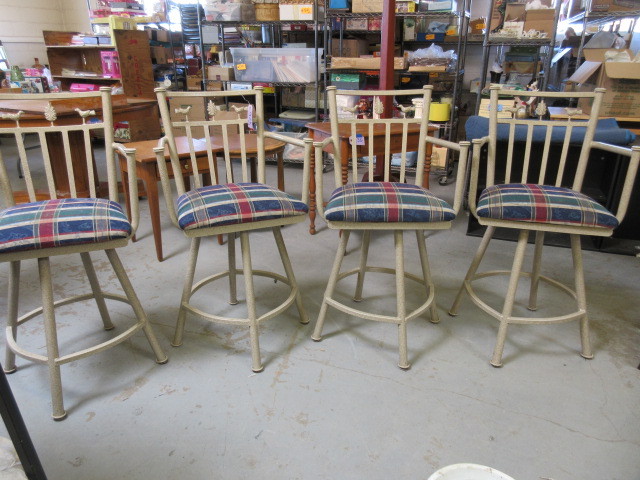 lot 926 image: COUNTER STOOLS