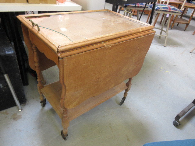 lot 929 image: ROLLING SERVING CART
