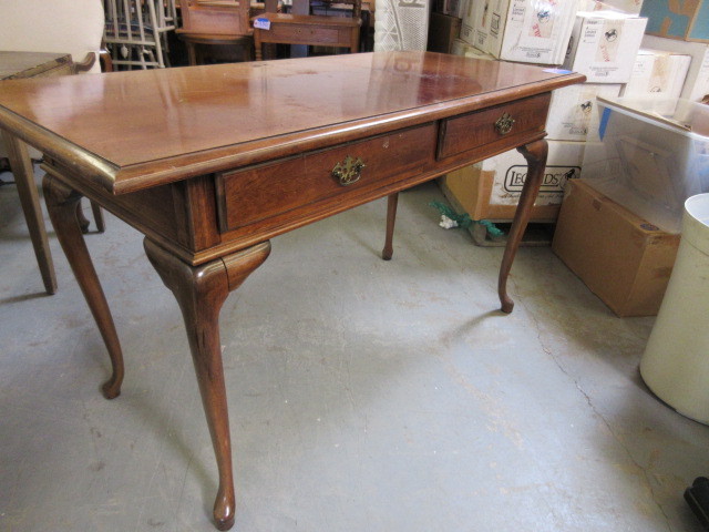 lot 933 image: LIBRARY TABLE