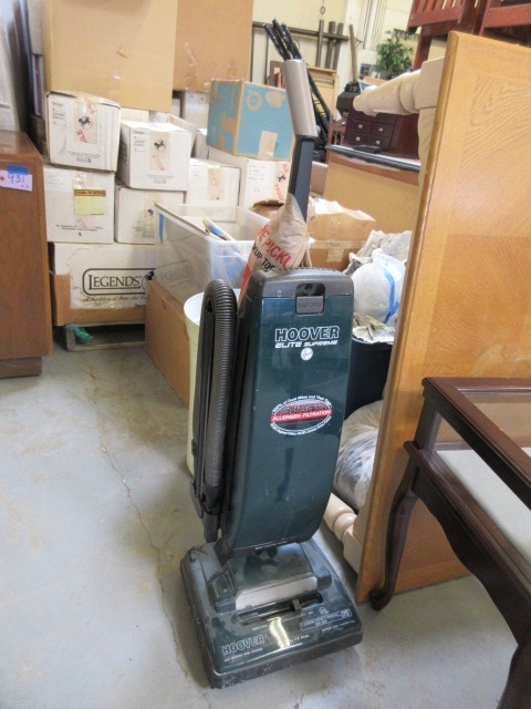 lot 936 image: HOOVER ELITE SUPREME VACUUM