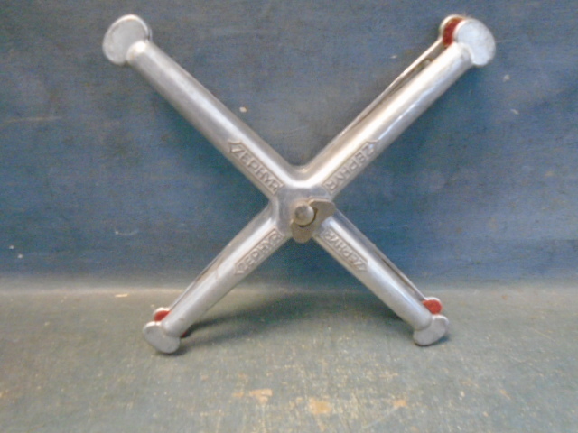 Vintage Tennis Racket Clamp