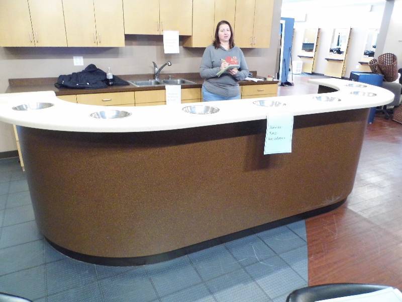 Counter w 7 Stainless Steel Bowls