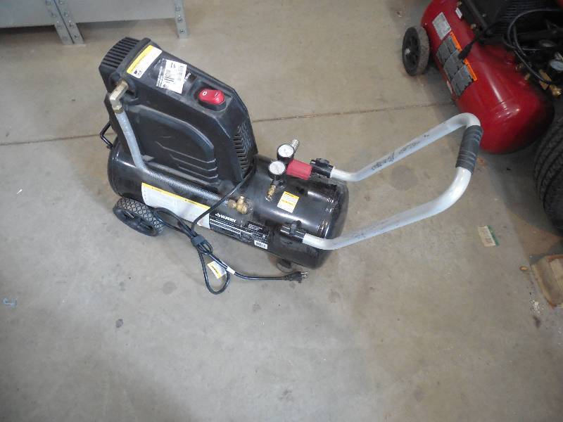 lot 25 image: Husky 8 Gal. Portable Oil Free Electric Air Compressor