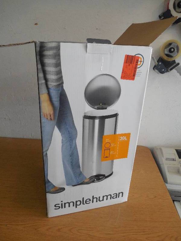 lot 38 image: simplehuman 30-Liter Fingerprint-Proof Brushed Stainless Steel Round Step-On Trash Can