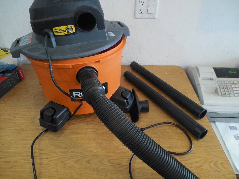 lot 50 image: RIDGID 6 Gal. 3.5-Peak HP Wet Dry Vac