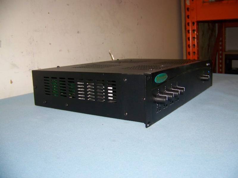 lot 46 image: Crown, 4-Channel, 160W, CommercialProfessional, Power Amplifier  Amp  Mixer