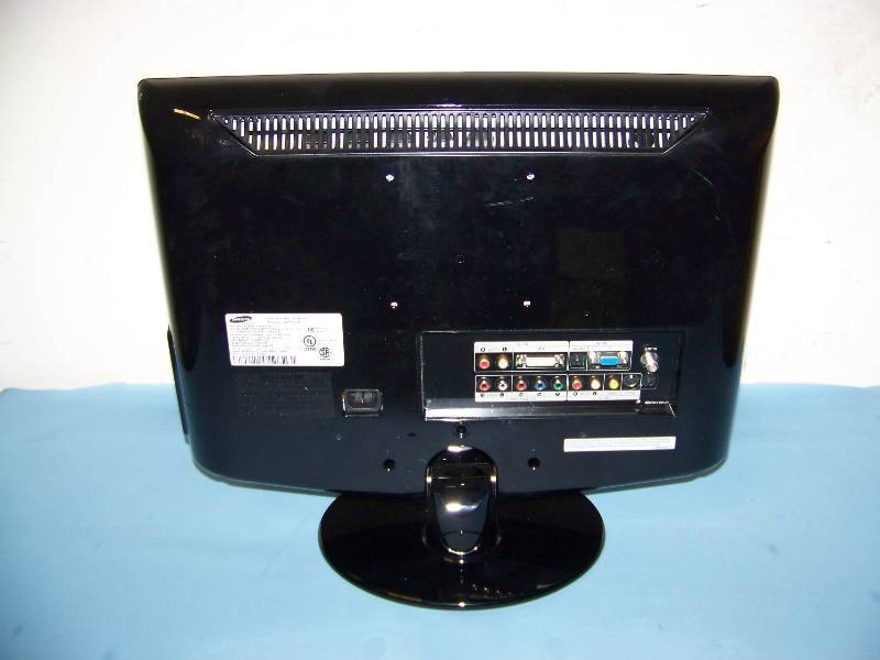 lot 18 image: 19, Samsung, LED, Full HDTV  Television with Stand in Original Box