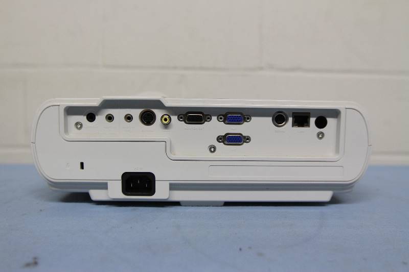lot 112 image: Mitsubishi XD221U Home Theater ComputerVideo DLP Projector with Remote Control