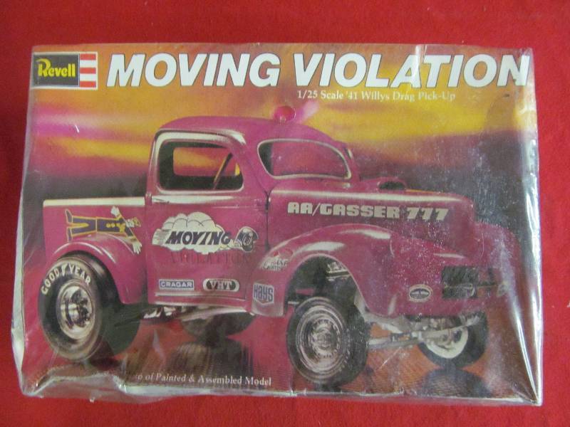 lot 5 image: Revell model