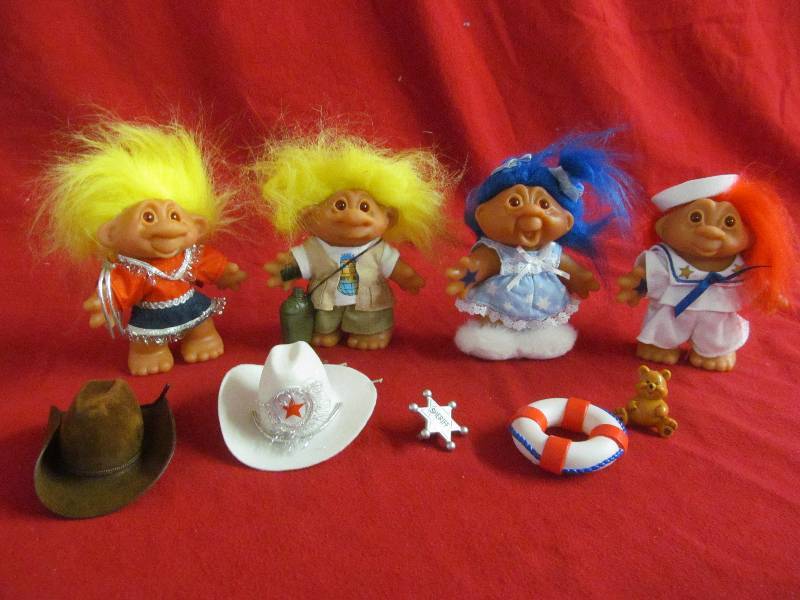 lot 122 image: trolls