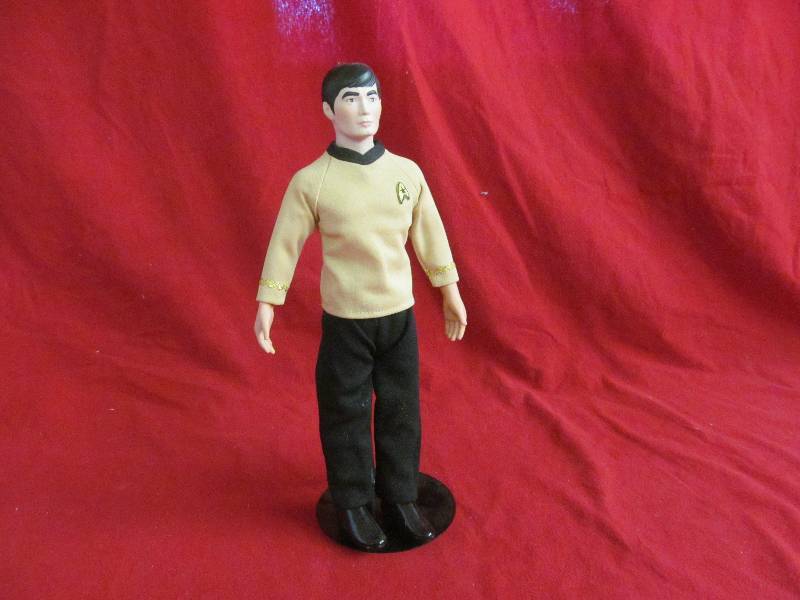 lot 125 image: Star Trek doll