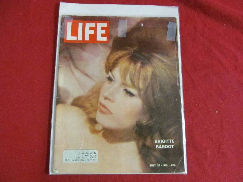 lot 128 image: Life Magazine