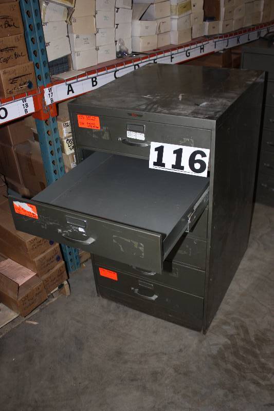 lot 116 image: 6 Drawer Flat File