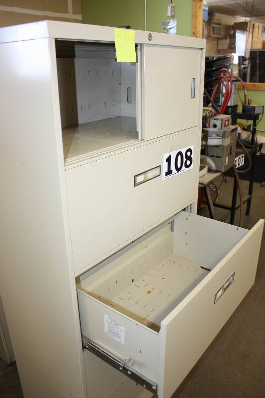 lot 108 image: Lateral 4 Drawer File Cabinet
