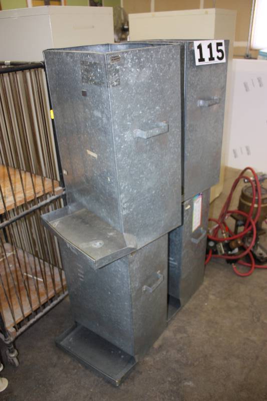 lot 115 image: Metal Gravity Feed Boxes